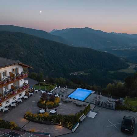 Panoramahotel Huberhof Maranza Exterior photo